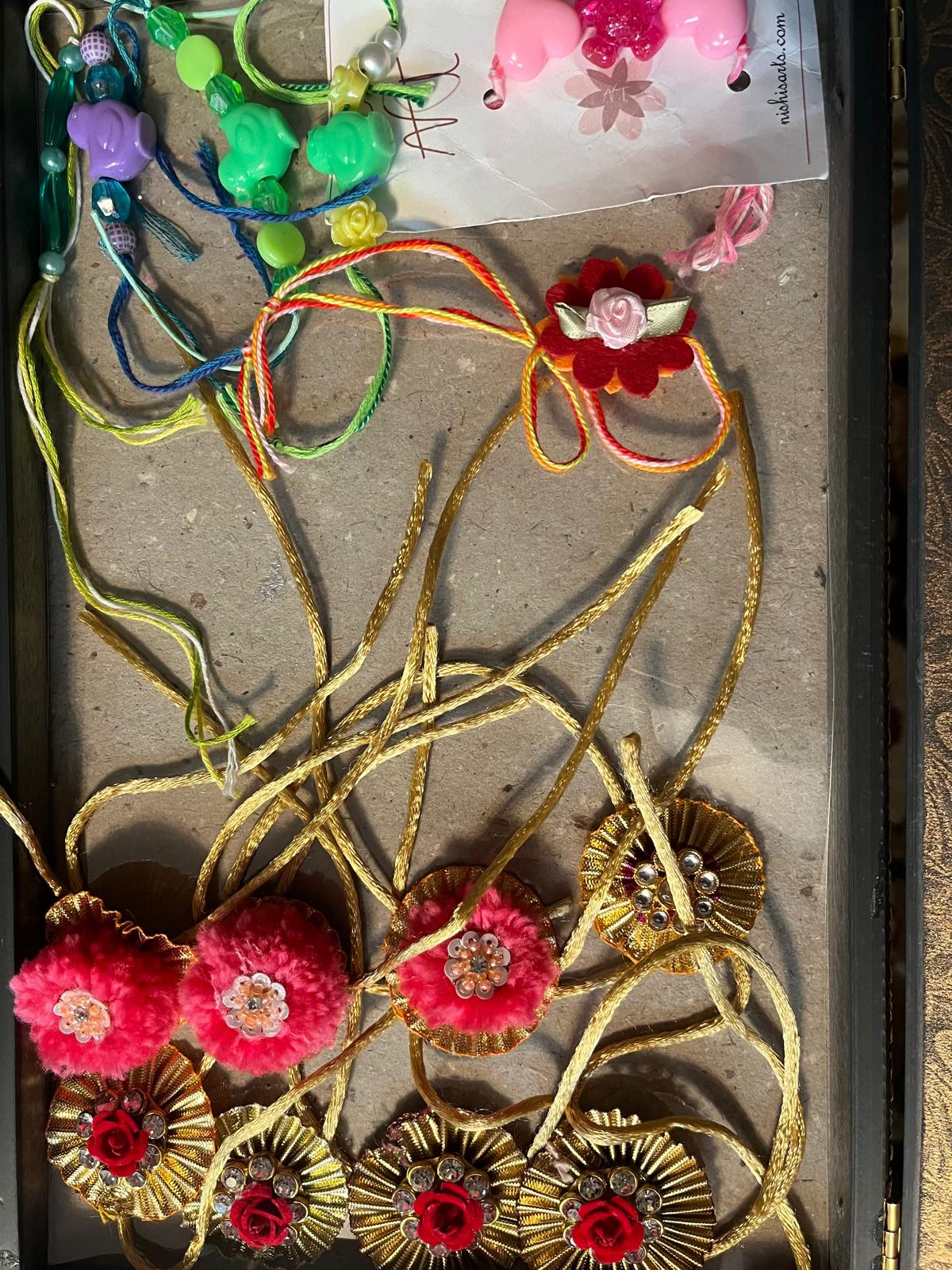 Rakhis
